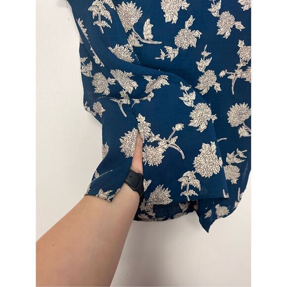 Le Lis Teal Floral V-Neck Blouse Women’s XS - Picture 5 of 7